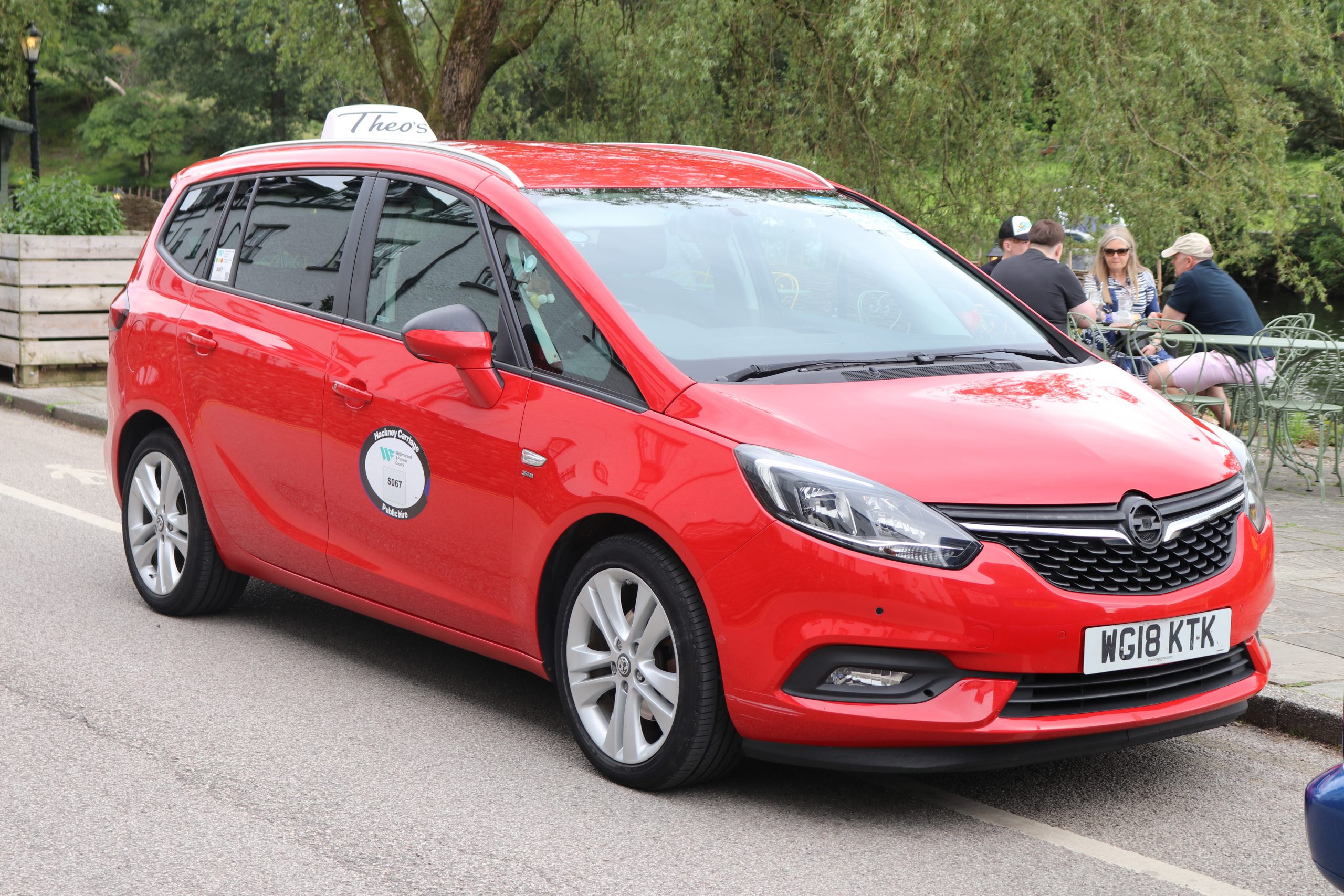 theos taxis vauhall zafira taxi 6 seater