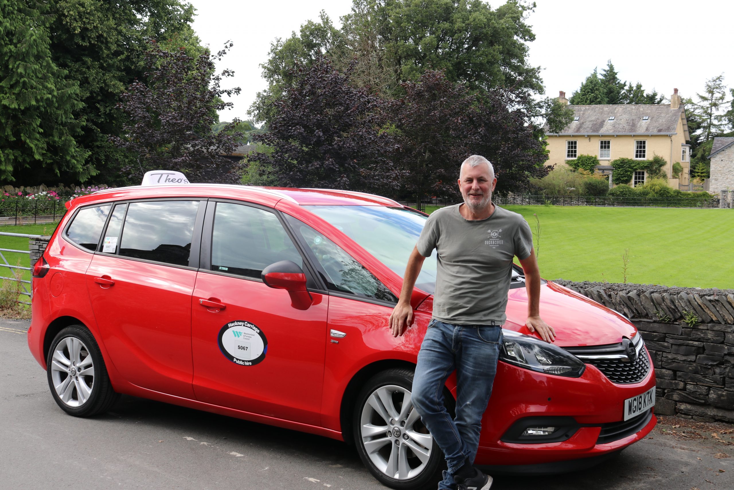 steve theos taxis driver professional 6 seater