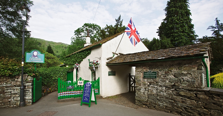 grasmere gingerbread theos taxis lake district taxi tour